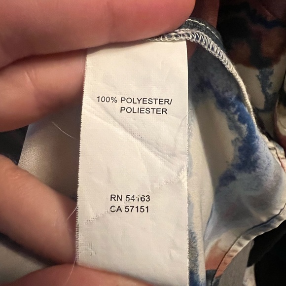 Kensie abstract satin tank top, VGUC, sz small - Picture 4 of 4